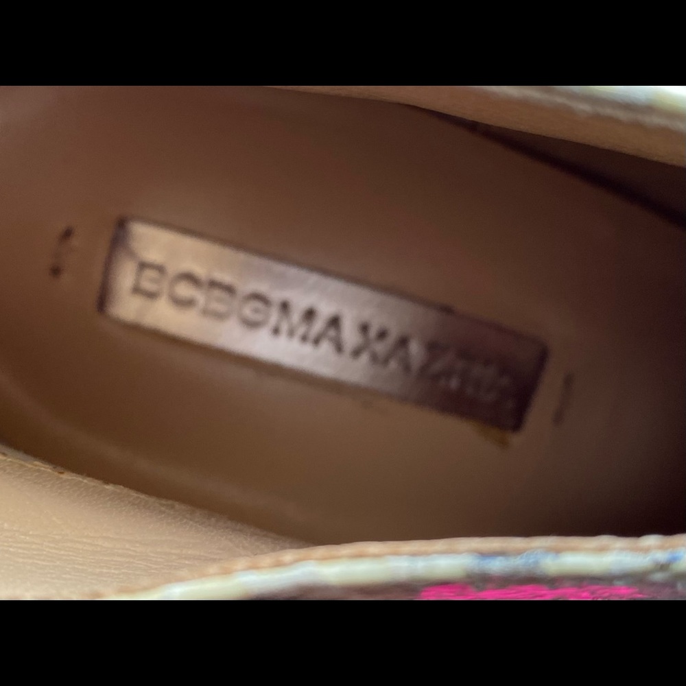 BCBGMAXAZRIA leather and studs - Picture 5 of 8